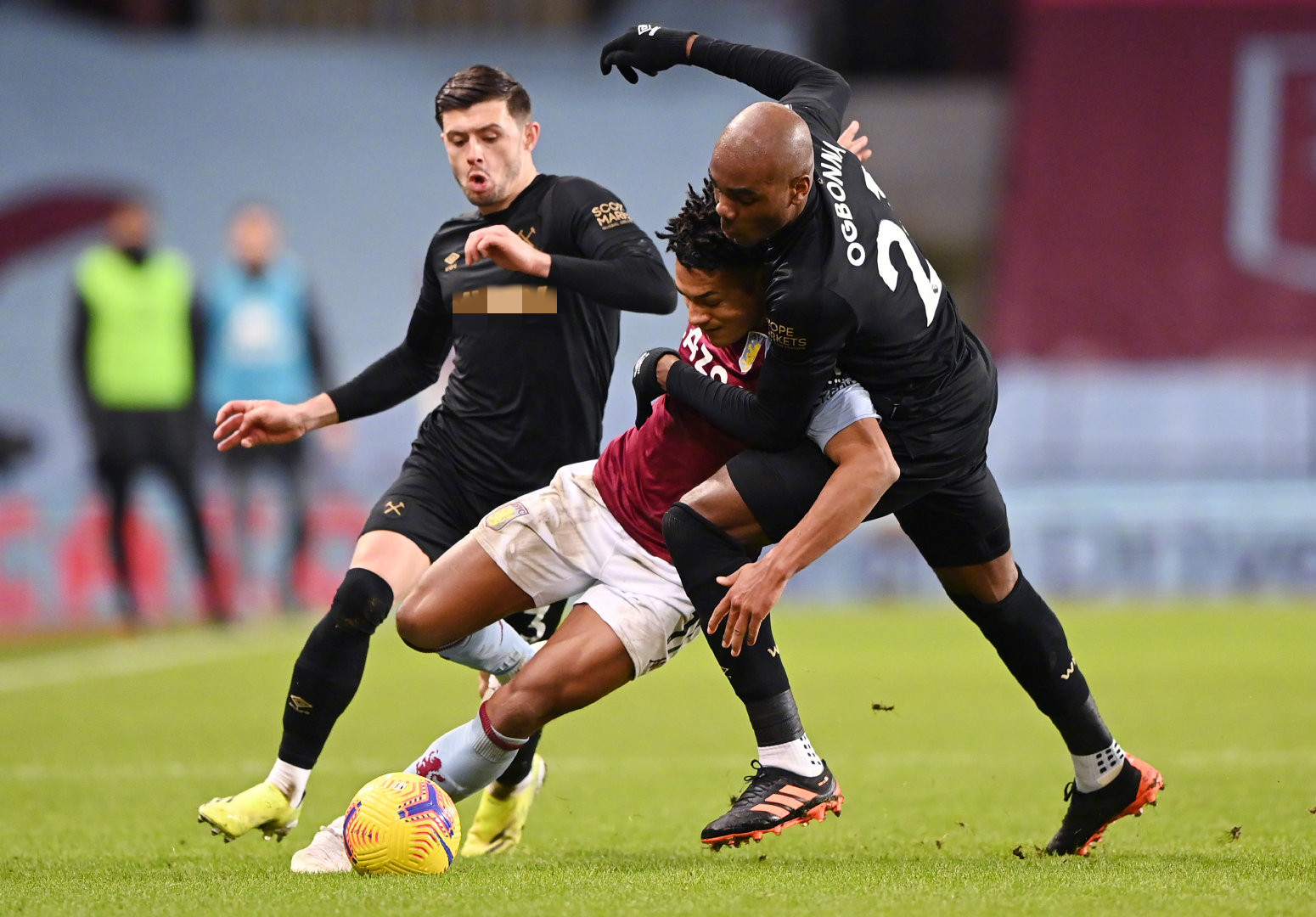 士做出分析 士做出分析