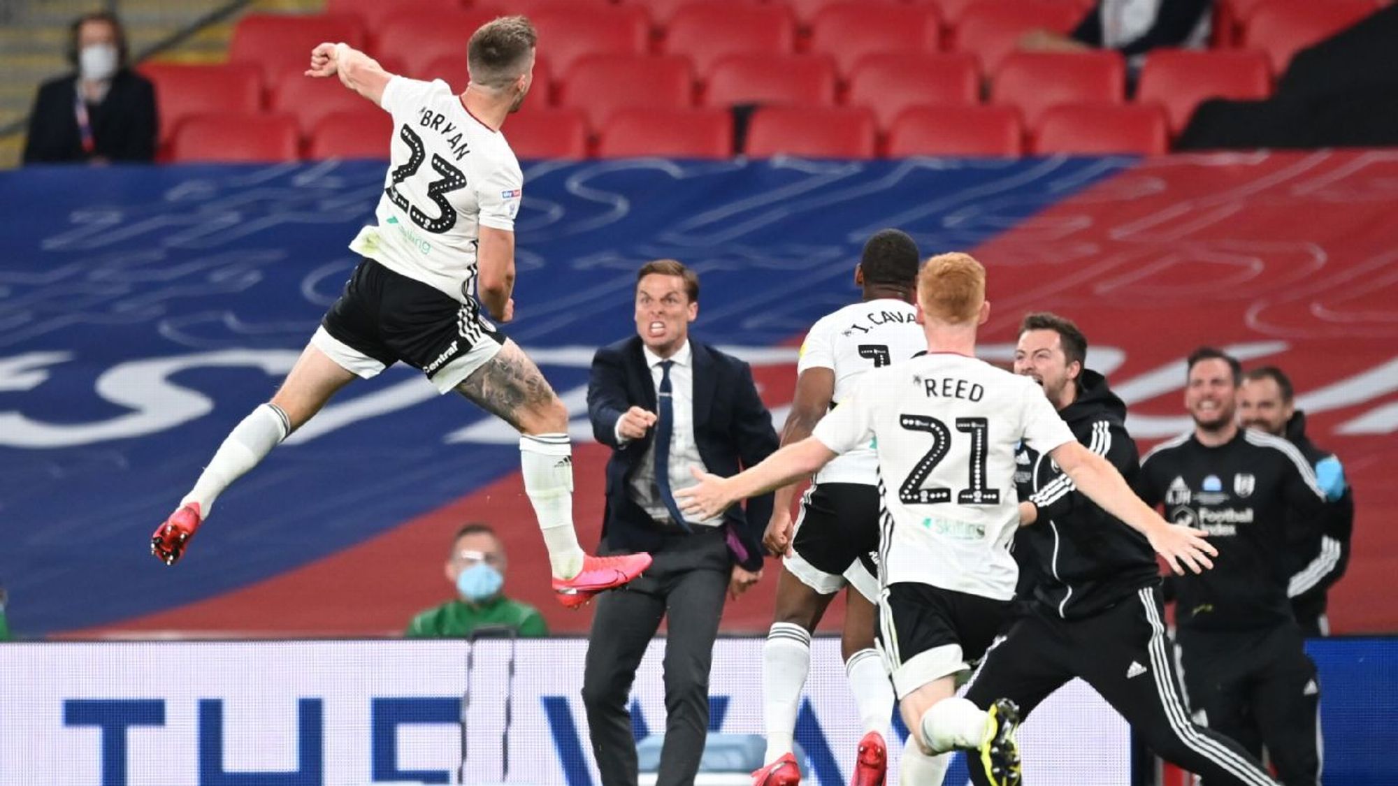 一个象征着 一个象征着